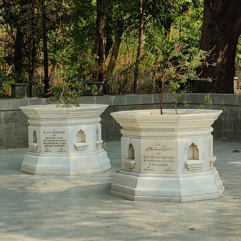 Grabdenkmal für Mahatma Gandhi und seine Frau